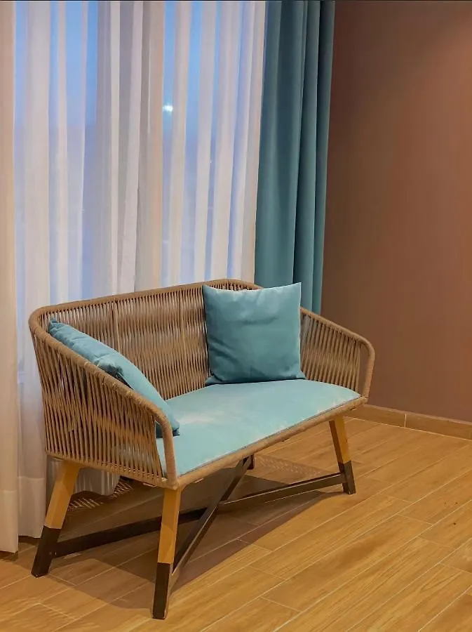 Coco Hotel Tirana 0*,  Albanië